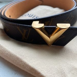 Louis Vuitton Essential V 30MM Belt - Size 90
